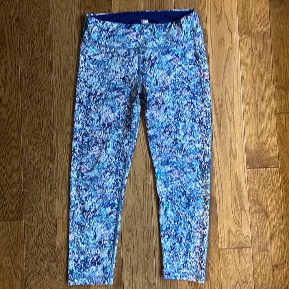 Athleta Girl XL (14) Cropped Leggings. Capri leggings fits XS-S woman’s size.